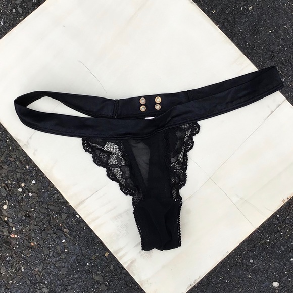 Victoria Secret black lace bra 2 thongs and garter - Picture 4 of 13